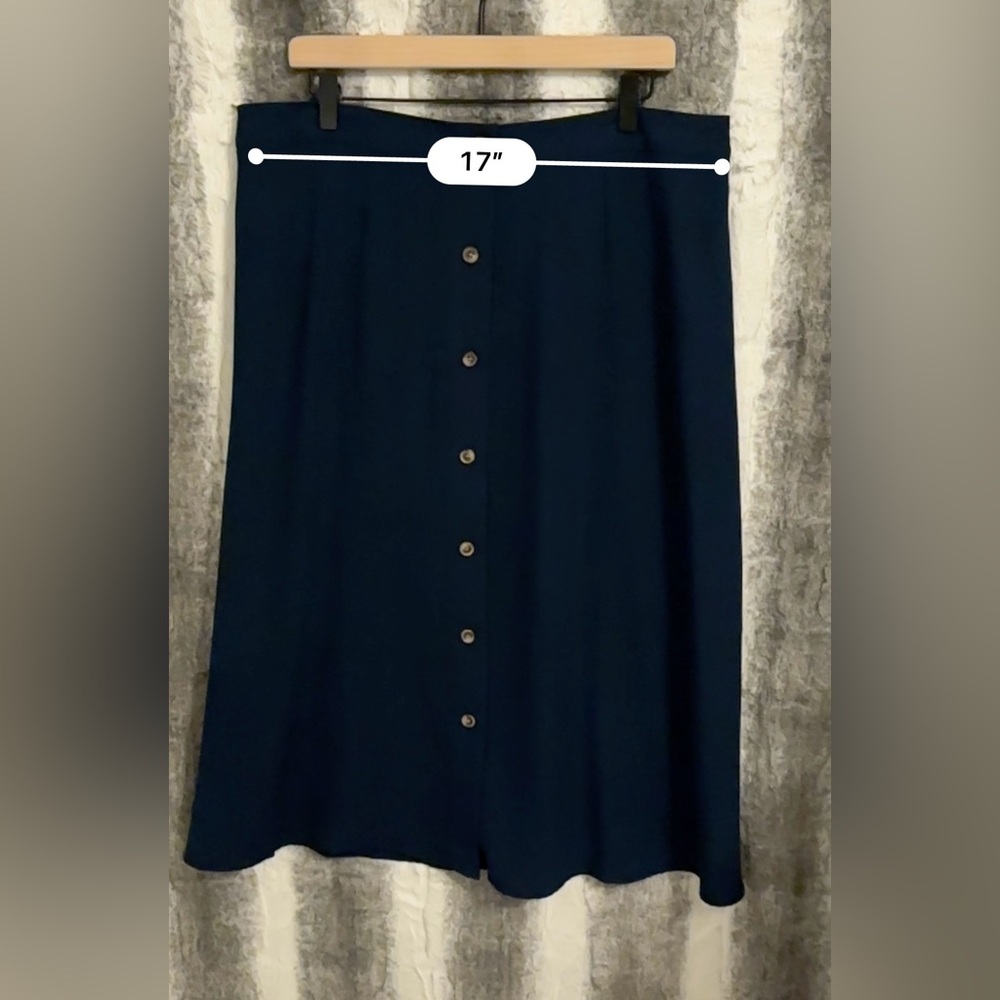 Lauren Conrad Navy Button-Front A-Line Skirt size XL - Picture 8 of 9